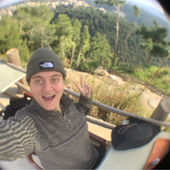 Meet your Posher, Sarah - Picture 1 of 1